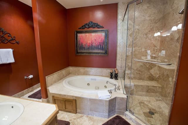 Luxury Condo, 2 Bedrooms (C303)