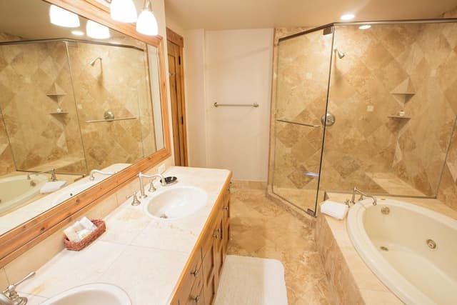 Luxury Condo, 2 Bedrooms