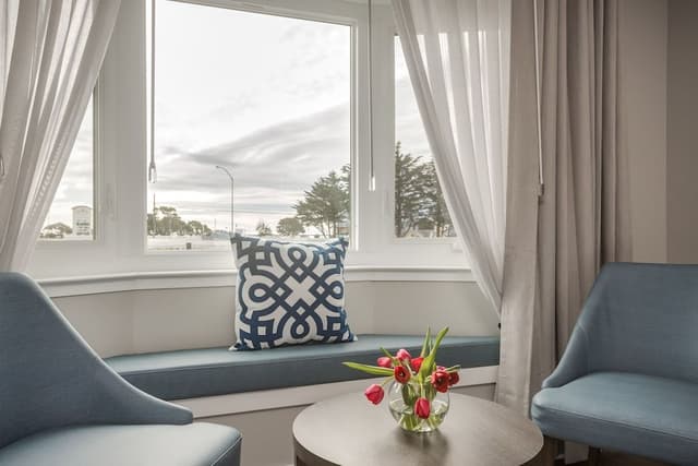 Deluxe Room, 1 King Bed