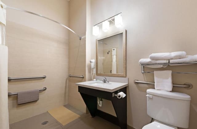 Deluxe Studio, 2 Queen Beds