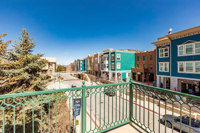 3-Bedroom Condominium with Spa #212