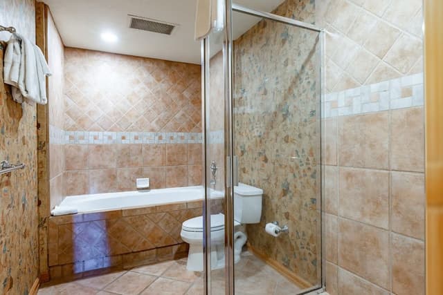 3-Bedroom Condominium with Spa #212