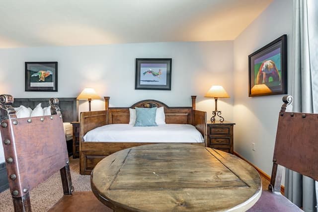 3-Bedroom Condominium with Spa #212