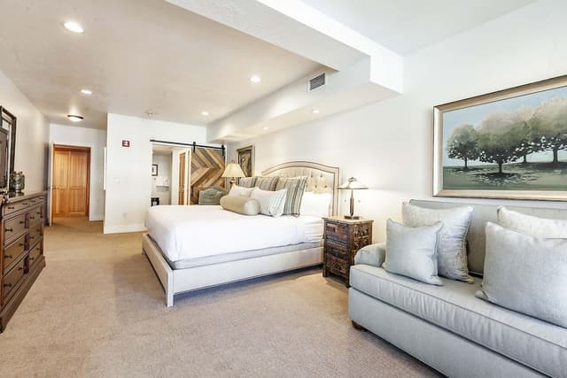 2-Bedroom Condominium with Spa #210