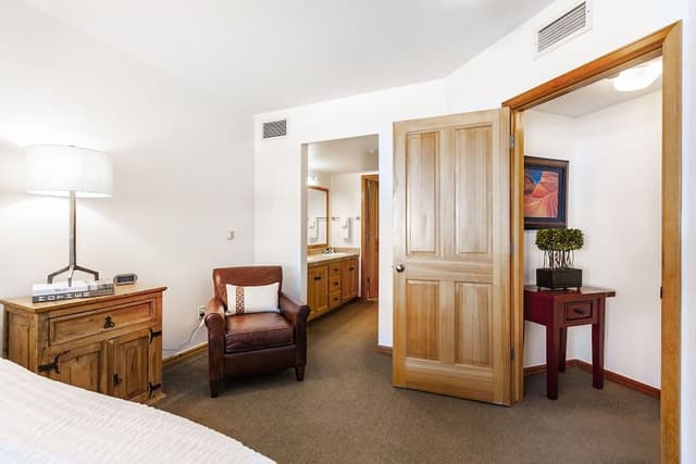 1-Bedroom Condominium with Spa #202