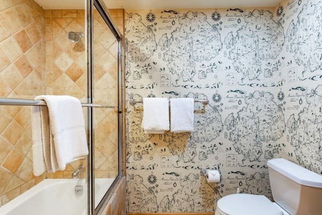 3-Bedroom Condominium with Spa #212