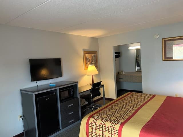 Standard Room, 1 King Bed, Non Smoking