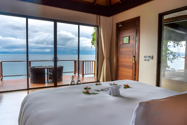 Cliff Pool Villa