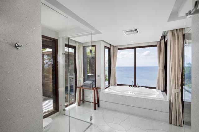 Ocean Pool Suite