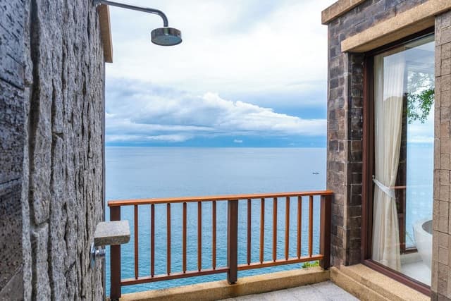 Cliff Pool Villa