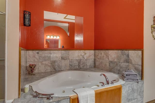 Secret Rose Suite