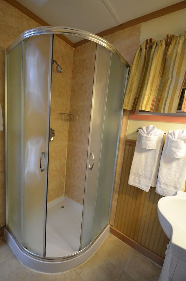 Standard Room, 1 Queen Bed