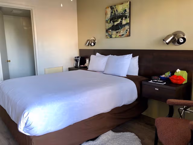 Standard Room, 1 Queen Bed, Patio (Pet Friendly, Rooms 5, 6, 7 & 8)