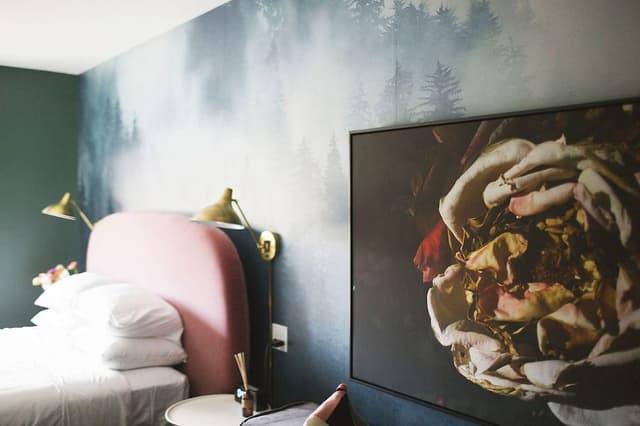 Room, 1 Queen Bed with Sofa bed (with Pullout)