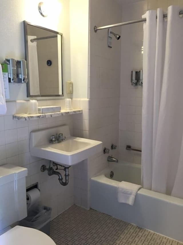 Deluxe Room, 2 Queen Beds