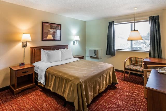 Suite, 1 Queen Bed, Non Smoking