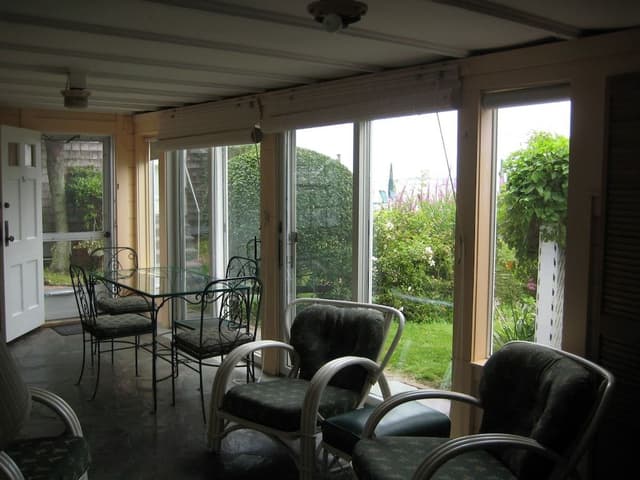 Suite, Bay View