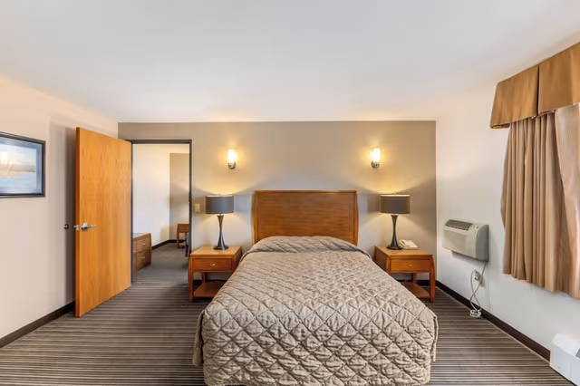 Deluxe Suite, 2 Queen Beds, Air conditioning