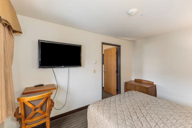 Deluxe Suite, 2 Queen Beds, Air conditioning