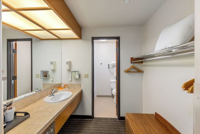 Deluxe Suite, 2 Queen Beds, Air conditioning