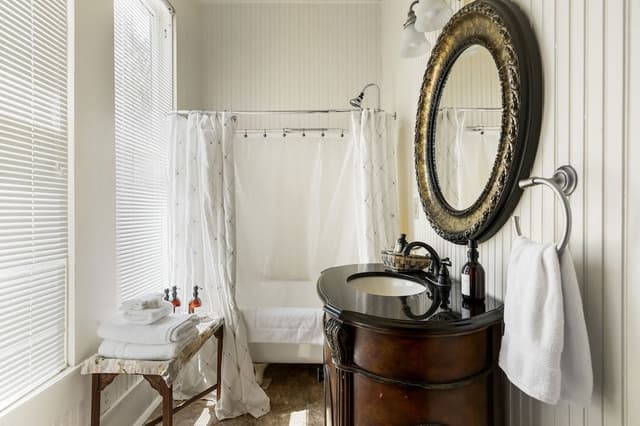 Classic Room, 1 King Bed