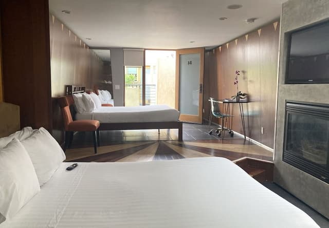 Deluxe Room, 2 Queen Beds (North Building)