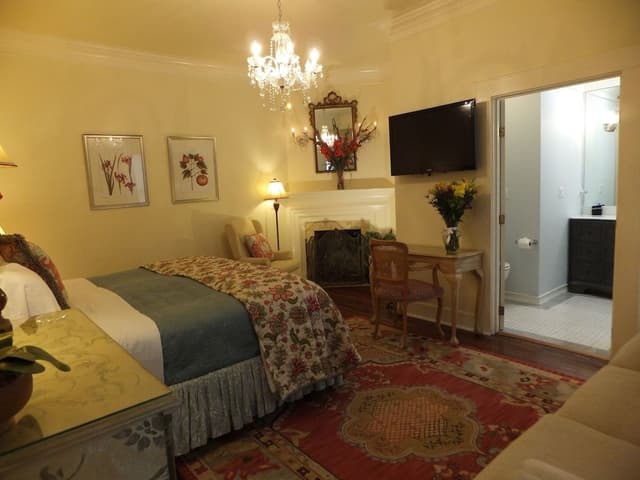 Old English Room #2