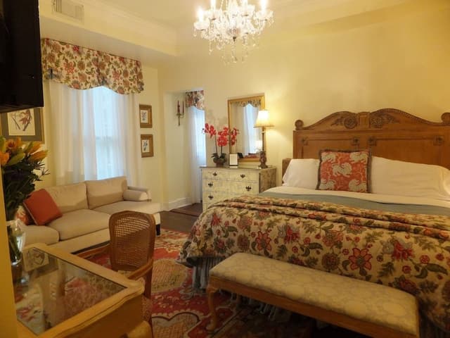 Old English Room #2