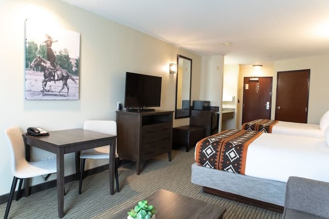 2 Queen Suite