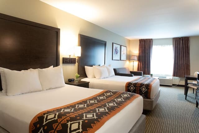 2 Queen Suite