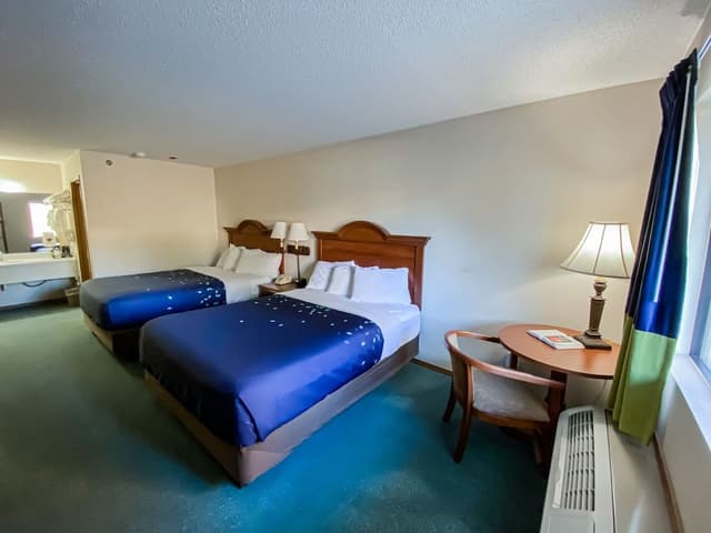 Deluxe Room, 2 Queen Beds, Mobility Accessible, Ground Floor
