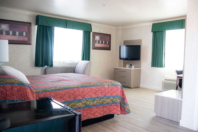 Deluxe Room, 1 King Bed