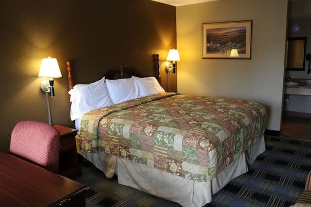 Standard Room, 1 King Bed, Non Smoking, Refrigerator & Microwave