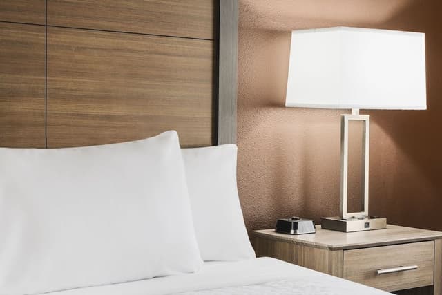 Standard Room, 1 King Bed