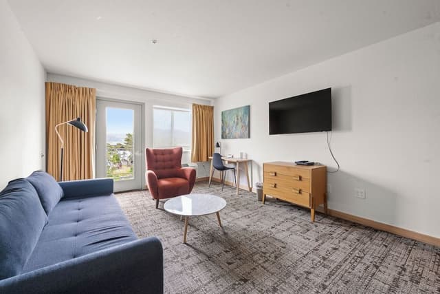 King Suite, 1 Bedroom with River View