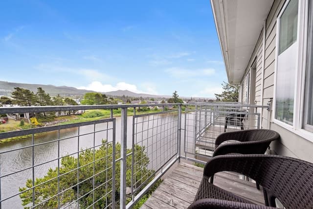 King Suite, 1 Bedroom with River View