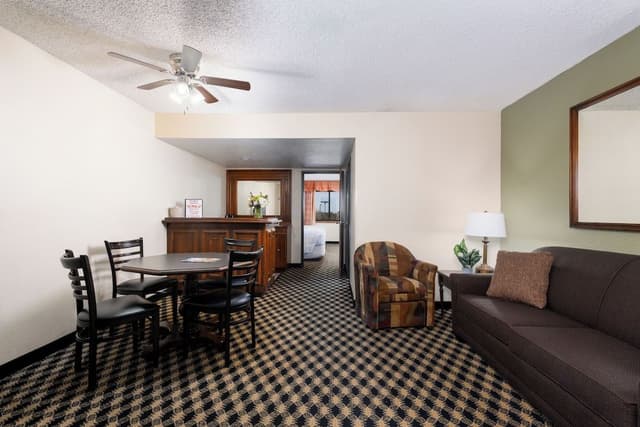 Suite, Multiple Beds, Non Smoking