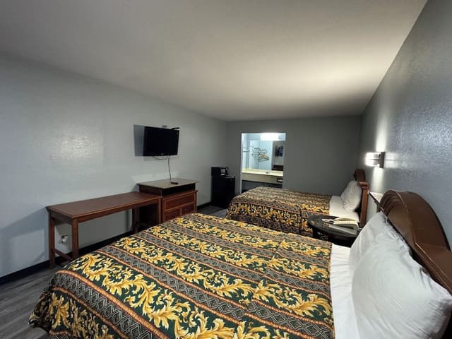 Room, 2 Queen Beds, Smoking