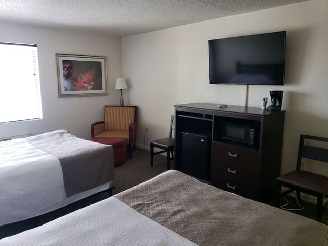 Comfort Studio, 2 Double Beds, Pool View