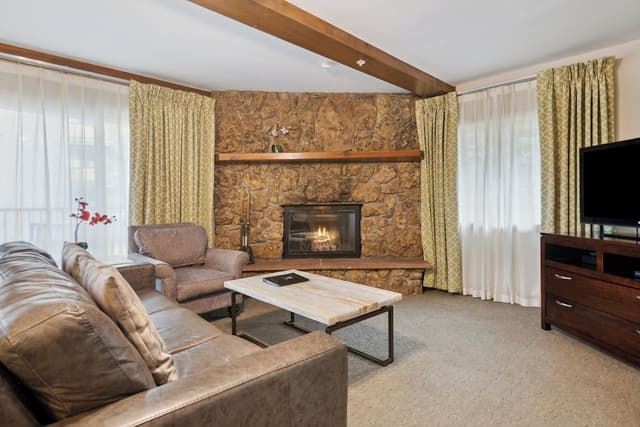Standard Condo, 3 Bedrooms