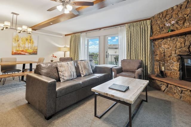 Standard Condo, 3 Bedrooms