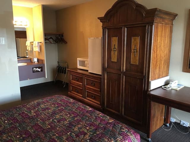 Deluxe Room, 1 Queen Bed