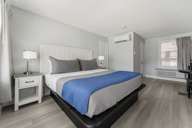 COURTYARD room, 1 King Bed, Across the street from the Beach