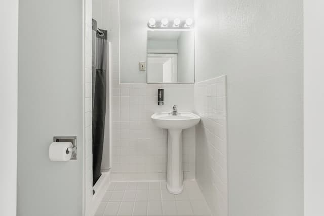 COURTYARD room, 1 King Bed, Across the street from the Beach