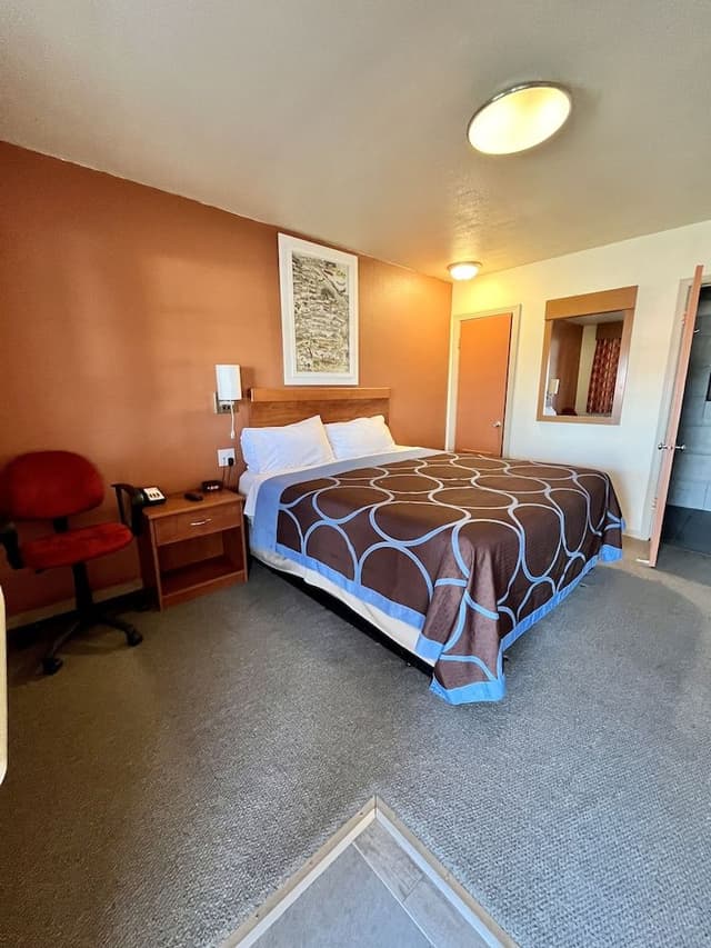 Deluxe Room, 1 King Bed, Non Smoking