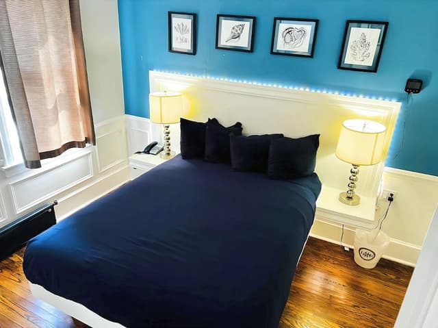 Queen Suite Partial Ocean View