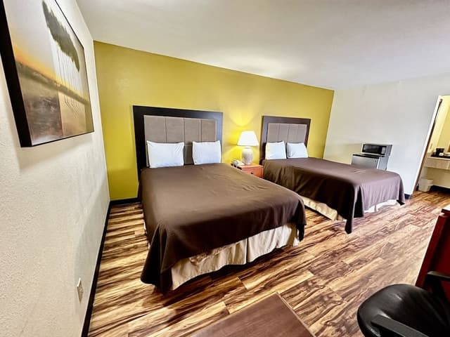 Standard Room, 2 Queen Beds, Non Smoking