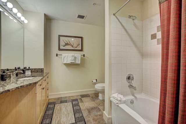 Condo, 2 Bedrooms (Silver Mill)