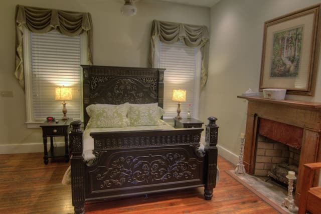 Deluxe Room, 1 Queen Bed