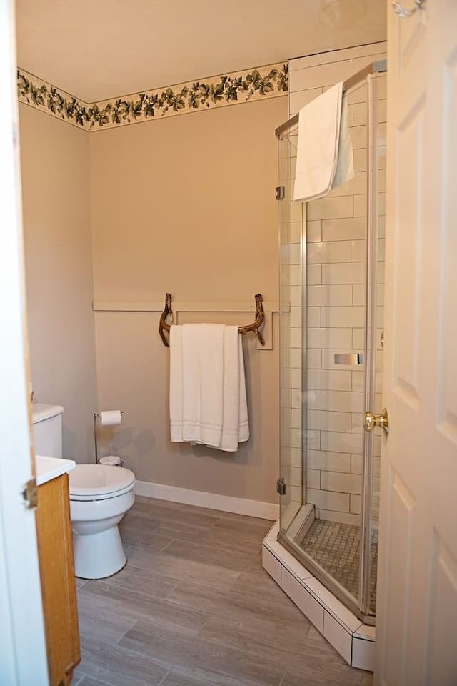 Deluxe Suite, Non Smoking, Private Bathroom (White Tail Deer Suite)